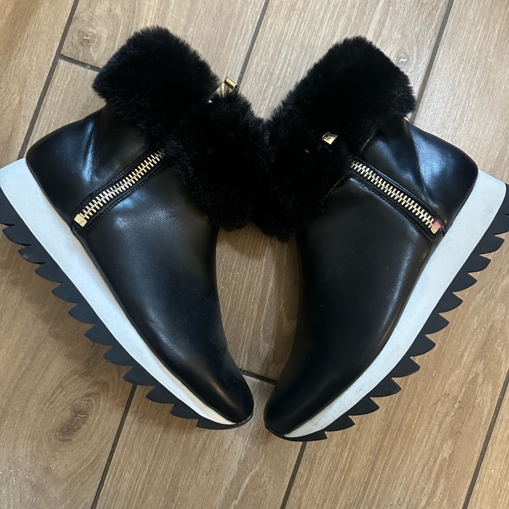Leather and Fur Booties​ - Picture 2 of 3